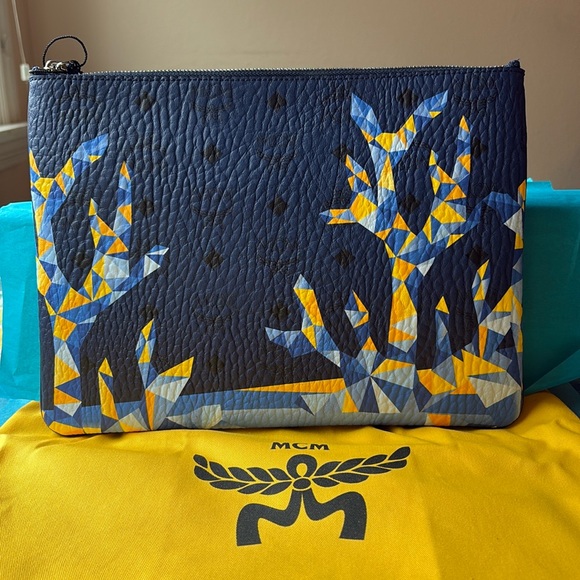 🪸  MCM AREN CROSSBODY POUCH IN CUBIC CORAL VISETOS 🪸 NWT 🪸 - Picture 8 of 16